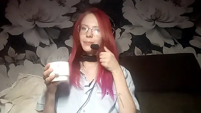 Snapshot of LiaCusson chatting on 14, 10, 2025 LiaCusson online show from 14, 10, 2025