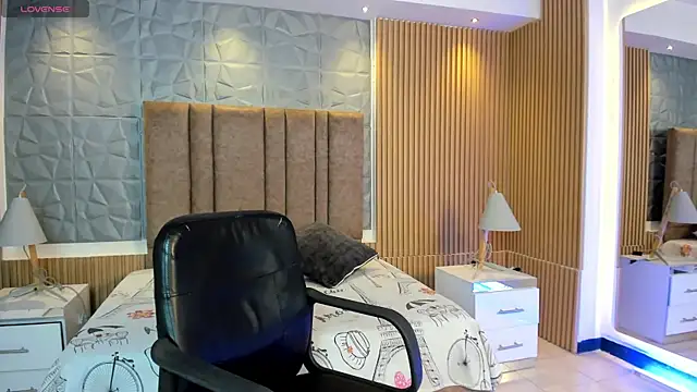 Snapshot of Caroline_Millerr chatting on 9, 6, 2026 Caroline Millerr online show from 9, 6, 2026