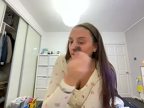 Playfulvixen25 online show from 21, 3, 2026