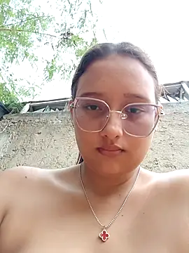 Snapshot of young_dairy01 chatting on 11, 10, 2025 young dairy01 online show from 11, 10, 2025