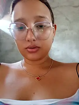 Snapshot of young_dairy01 chatting on 14, 10, 2025 young dairy01 online show from 14, 10, 2025