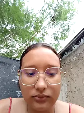 Snapshot of young_dairy01 chatting on 4, 11, 2025 young dairy01 online show from 4, 11, 2025