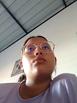 Snapshot of young_dairy01 chatting on 5, 11, 2025 young dairy01 online show from 5, 11, 2025