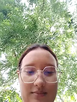 Snapshot of young_dairy01 chatting on 26, 11, 2025 young dairy01 online show from 26, 11, 2025