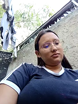 Snapshot of young_dairy01 chatting on 27, 11, 2025 young dairy01 online show from 27, 11, 2025