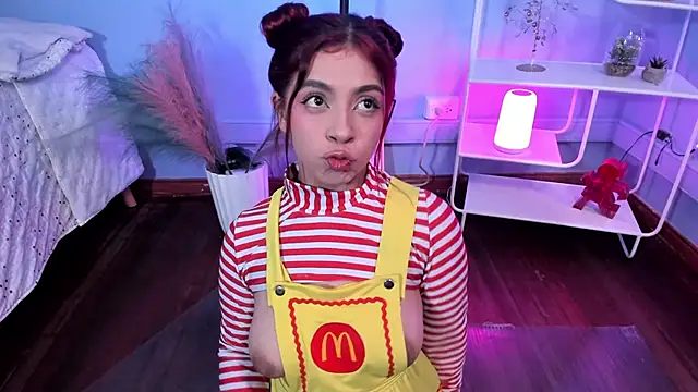 Snapshot of KathiaSaenz_ chatting on 2, 10, 2025 KathiaSaenz online show from 2, 10, 2025