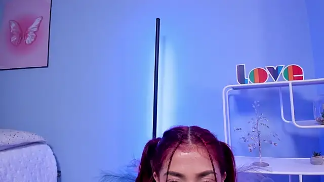 Snapshot of KathiaSaenz_ chatting on 12, 11, 2025 KathiaSaenz online show from 12, 11, 2025