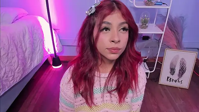 Snapshot of KathiaSaenz_ chatting on 28, 11, 2025 KathiaSaenz online show from 28, 11, 2025