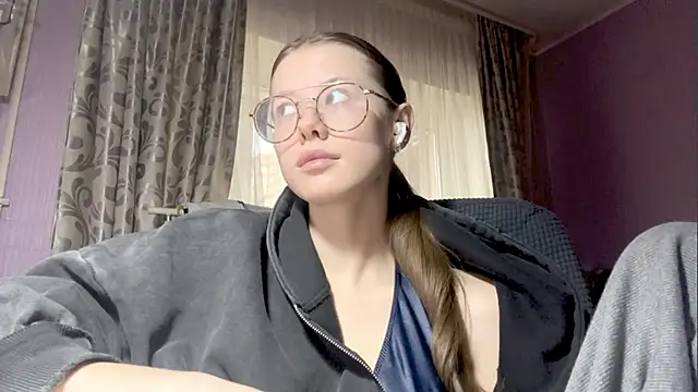 Snapshot of EleanoraDriere chatting on 28, 9, 2025 EleanoraDriere online show from 28, 9, 2025