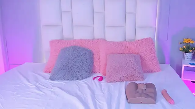 Athenea  fox online show from 25, 11, 2025