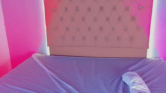 Athenea  fox online show from 28, 11, 2025