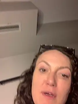 sexybriiiixoxo online show from 22, 12, 2025