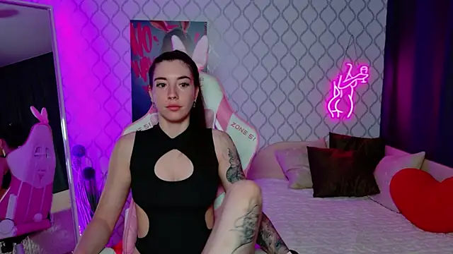 Snapshot of Curious_Lily chatting on 10, 6, 2026 Curious Lily online show from 10, 6, 2026
