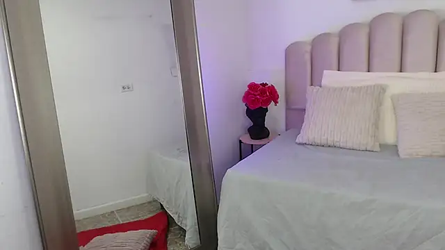 isa bigassx online show from 2, 11, 2025