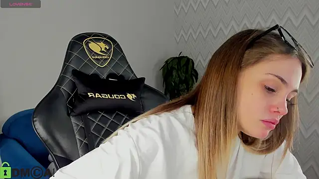 KarinaBroks online show from 4, 11, 2025