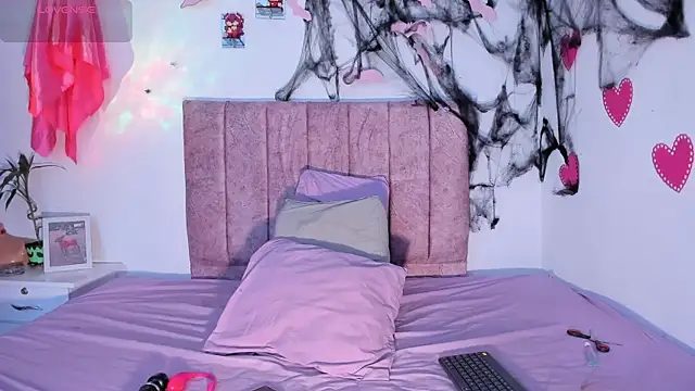 Snapshot of Mila_1wood chatting on 25, 10, 2025 Mila 1wood online show from 25, 10, 2025