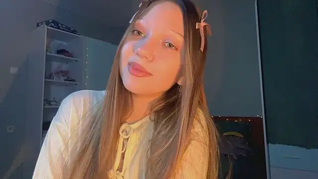 Snapshot of EmiIyKitty chatting on 1, 10, 2025 EmiIyKitty online show from 1, 10, 2025