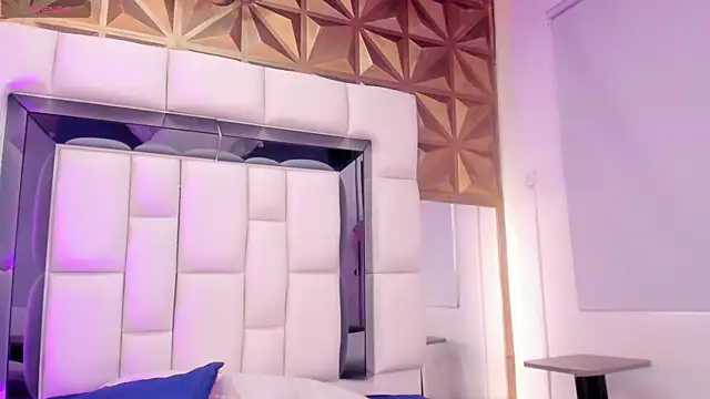 violet milleer online show from 11, 11, 2025