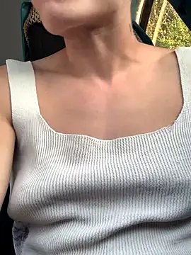 GoldenPussy1329 online show from 17, 10, 2025