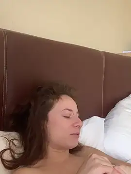 GoldenPussy1329 online show from 14, 3, 2026