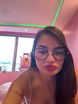 Snapshot of linda_18a chatting on 29, 9, 2025 linda 18a online show from 29, 9, 2025