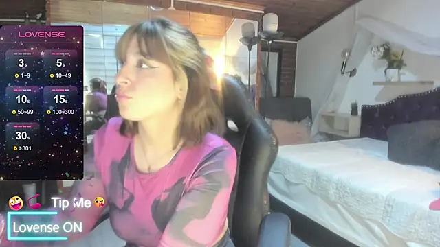 Snapshot of sophialyh_1 chatting on 27, 4, 2026 sophialyh 1 online show from 27, 4, 2026