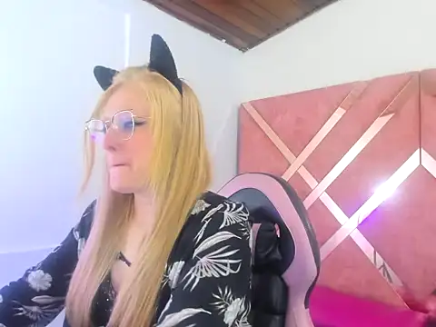 AliceCat 01 online show from 30, 9, 2025