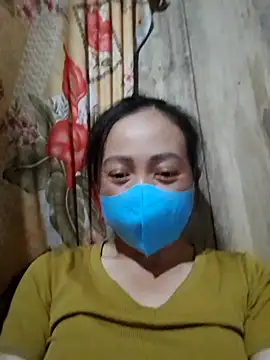 Snapshot of Tuyet_xx chatting on 8, 10, 2025 Tuyet xx online show from 8, 10, 2025