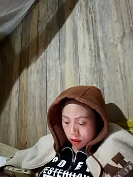 Snapshot of Tuyet_xx chatting on 28, 10, 2025 Tuyet xx online show from 28, 10, 2025