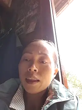 Snapshot of Tuyet_xx chatting on 6, 11, 2025 Tuyet xx online show from 6, 11, 2025