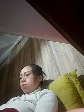 Snapshot of Tuyet_xx chatting on 12, 11, 2025 Tuyet xx online show from 12, 11, 2025