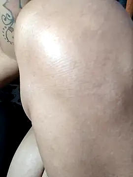 Hotmommax online show from 12, 4, 2026