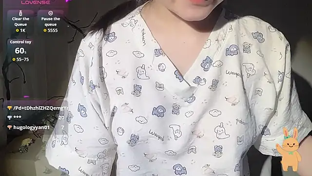 Beebeo00 online show from 4, 10, 2025