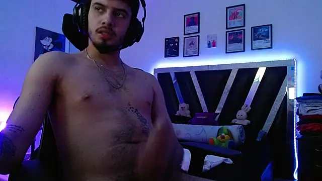 Snapshot of Sebasxxl12 chatting on 15, 12, 2025 Sebasxxl12 online show from 15, 12, 2025