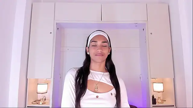 AnahiCollins online show from 13, 10, 2025