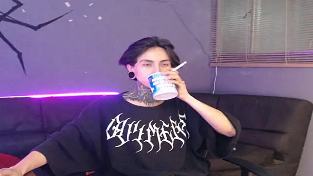 Kuregari xs online show from 5, 11, 2025