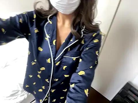 Snapshot of Toriyufu chatting on 3, 11, 2025 Toriyufu online show from 3, 11, 2025