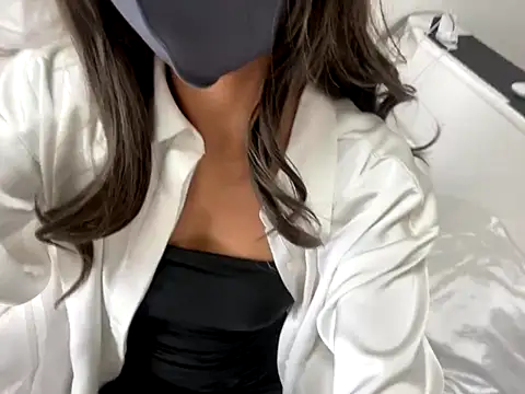 Snapshot of Toriyufu chatting on 12, 11, 2025 Toriyufu online show from 12, 11, 2025