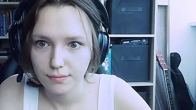 Snapshot of Diana-back chatting on 1, 10, 2025 Diana-back online show from 1, 10, 2025