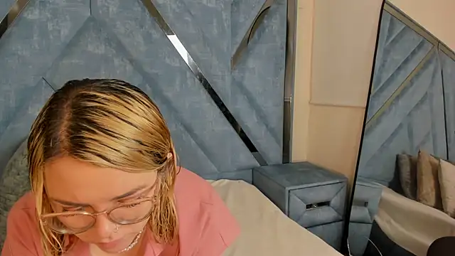 Eily Blunts online show from 25, 11, 2025