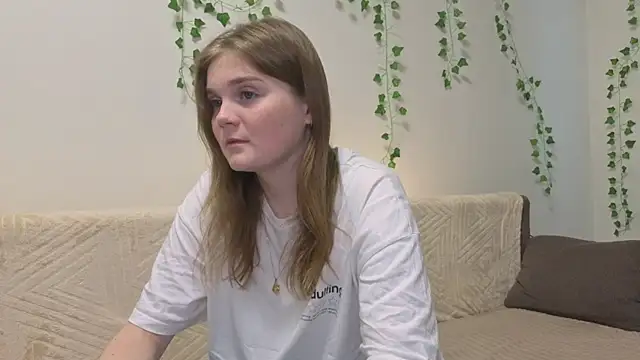 Snapshot of AddieRozo chatting on 8, 10, 2025 AddieRozo online show from 8, 10, 2025
