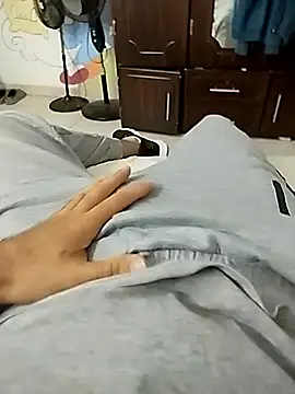 Valen Squirt04 online show from 3, 10, 2025