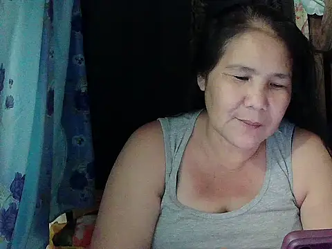 Snapshot of milagrose_rose chatting on 1, 4, 2026 milagrose rose online show from 1, 4, 2026