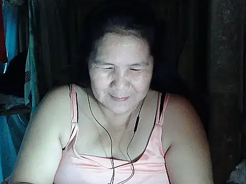 Snapshot of milagrose_rose chatting on 17, 5, 2026 milagrose rose online show from 17, 5, 2026