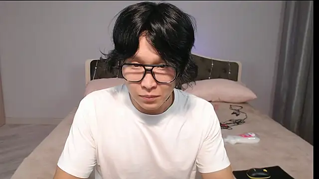 Snapshot of KaiChicken chatting on 7, 10, 2025 KaiChicken online show from 7, 10, 2025