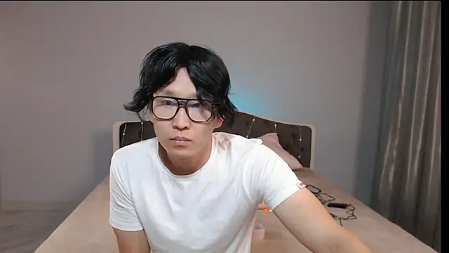 Snapshot of KaiChicken chatting on 11, 10, 2025 KaiChicken online show from 11, 10, 2025