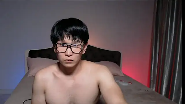 Snapshot of KaiChicken chatting on 24, 10, 2025 KaiChicken online show from 24, 10, 2025