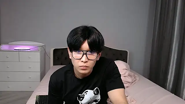 Snapshot of KaiChicken chatting on 20, 11, 2025 KaiChicken online show from 20, 11, 2025