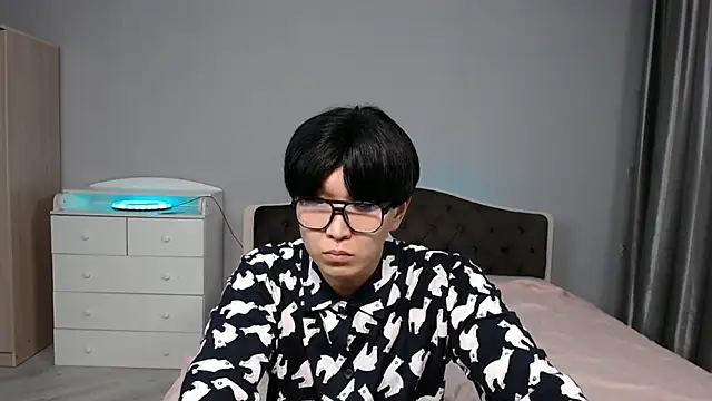 Snapshot of KaiChicken chatting on 2, 12, 2025 KaiChicken online show from 2, 12, 2025