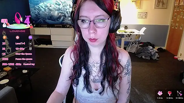 Snapshot of TattooedGirls chatting on 7, 11, 2025 TattooedGirls online show from 7, 11, 2025